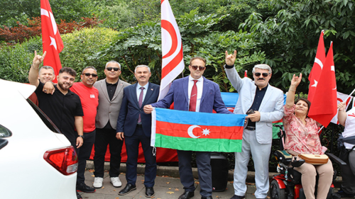 LONDRA DA BARIŞ VE ÖZGÜRLÜK GÜNÜNDE KARŞIT GÖSERİLERTC LONDRA BÜYÜKELÇİLİĞİMİZ ÖNÜNDE BAYRAK NÖBETİ